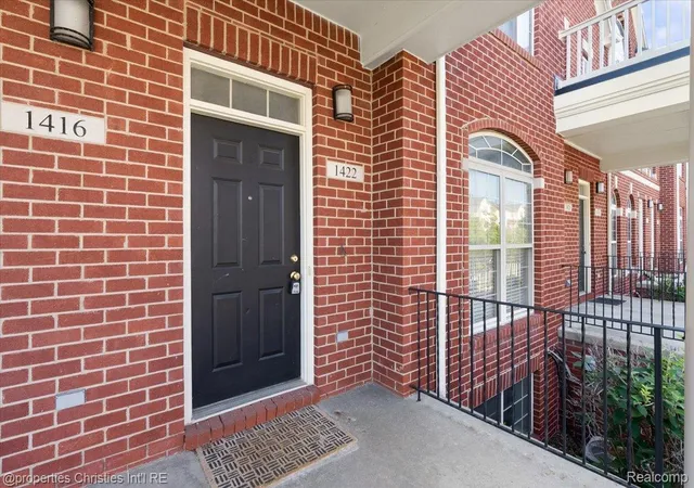 Listing Photo 4 - Condo for sale in building located at 1422 Raliegh Pl, Troy, MI 48084
