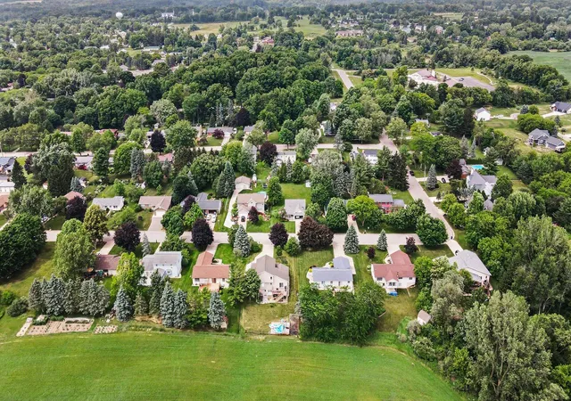 29th image of 678 Apache Dr, Fremont, MI 49412 | MLS# 72026033244