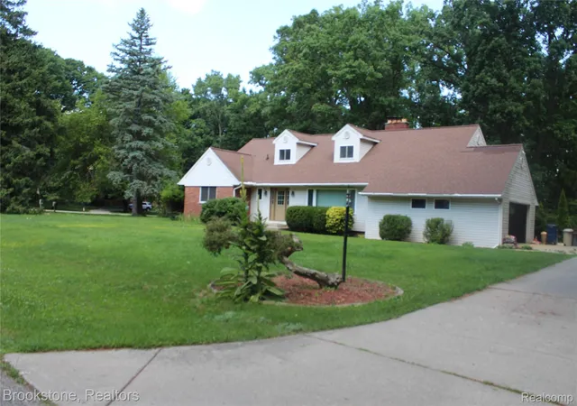 Photo 2 of Single family home for sale at 4440 Marquis Ln, Bloomfield Hills, MI 48301 | MLS# 20261050159 | Listing updated on 2026-09-04