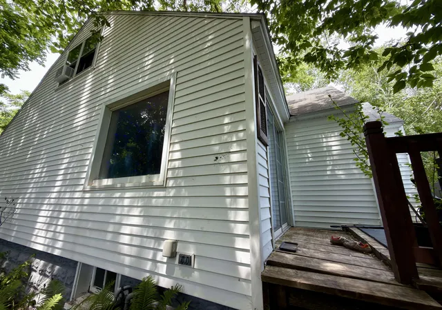 Photo 3 of Single family home for sale at 820 Oak St, Manistee, MI 49660 | MLS# 67026033250 | Listing updated on 2026-08-01