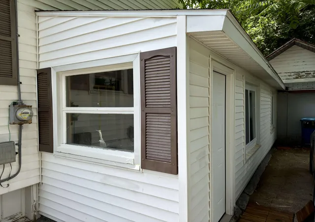 Photo 3 of Single family home for sale at 820 Oak St, Manistee, MI 49660 | MLS# 67026033250 | Listing updated on 2026-08-01
