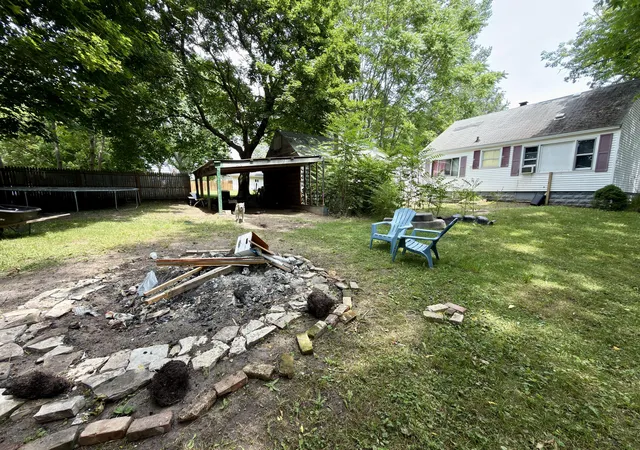 Photo 4 of Single family home for sale at 820 Oak St, Manistee, MI 49660 | MLS# 67026033250 | Listing updated on 2026-08-01