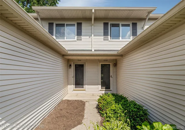 Photo 3 of Condo for sale at 1361 Lochaven Rd, Waterford, MI 48327 | MLS# 20261050181 | Listing updated on 2026-09-30