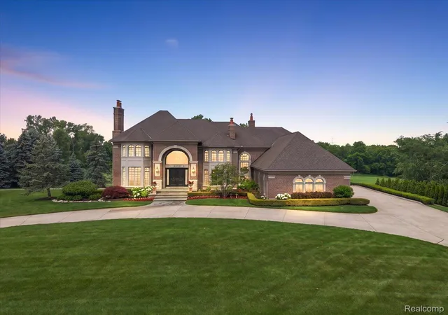 Photo 1 of Single family home for sale at 4650 Gatehouse Ct, Rochester, MI 48306 | MLS# 20261050185 | Listing updated on 2026-09-20