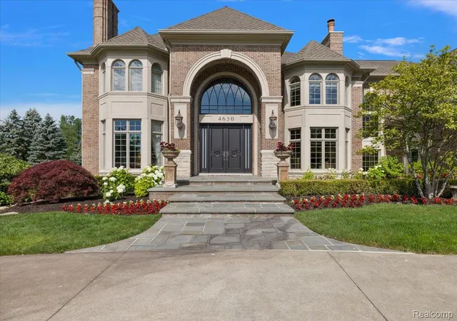 Photo 2 of Single family home for sale at 4650 Gatehouse Ct, Rochester, MI 48306 | MLS# 20261050185 | Listing updated on 2026-09-20