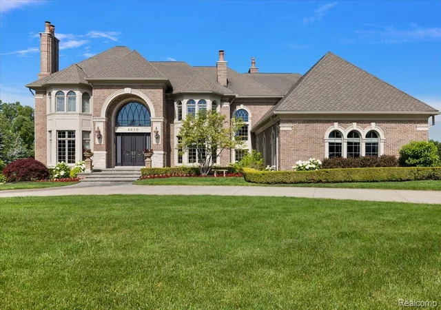 Photo 3 of Single family home for sale at 4650 Gatehouse Ct, Rochester, MI 48306 | MLS# 20261050185 | Listing updated on 2026-09-20