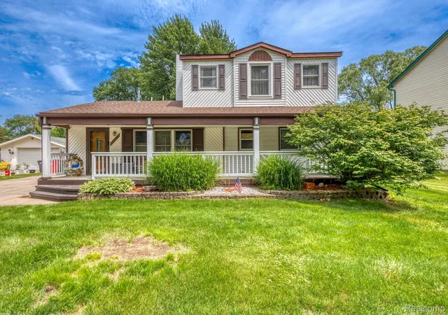 3rd image of 39076 Winkler St, Harrison Township, MI 48045 | MLS# 20261050191