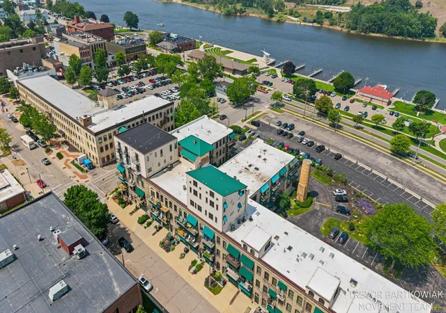 Listing Photo 4 - Condo for sale in building located at 110 N Harbor Dr, Grand Haven, MI 49417 - Unit #310