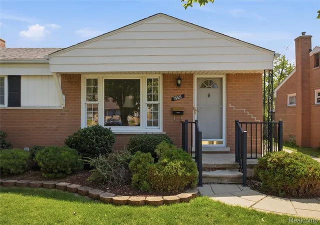 Photo 3 of Single family home for sale at 8516 Perrin Ave, Westland, MI 48185 | MLS# 20261050204 | Listing updated on 2026-10-01