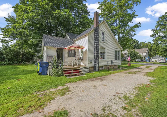 Photo 3 of Single family home for sale at 1583 State St, Grawn, MI 49637 | MLS# 78080070528 | Listing updated on 2026-09-18