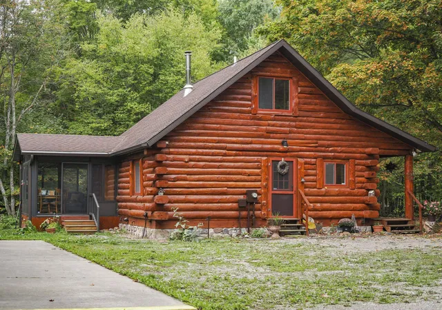 Photo 4 of Single family home for sale at 9098 Sunset Trl NE, Mancelona, MI 49659 | MLS# 78080070532 | Listing updated on 2026-09-18