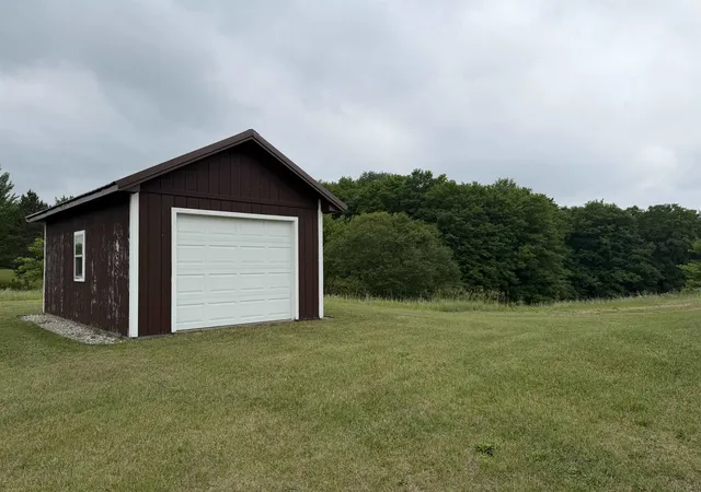 4th image of 2324 Krumlauf Rd, Kalkaska, MI 49646 | MLS# 78080070546