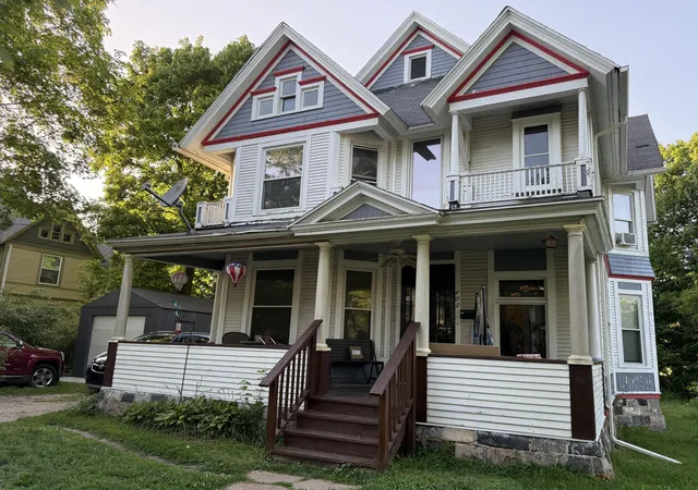 Photo 3 of Single family home for sale at 409 E Porter St, Albion, MI 49224 | MLS# 64026033322 | Listing updated on 2026-07-29