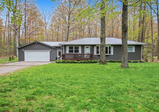 1st image of 18412 148th Ave, Spring Lake, MI 49456 | MLS# 71026033344