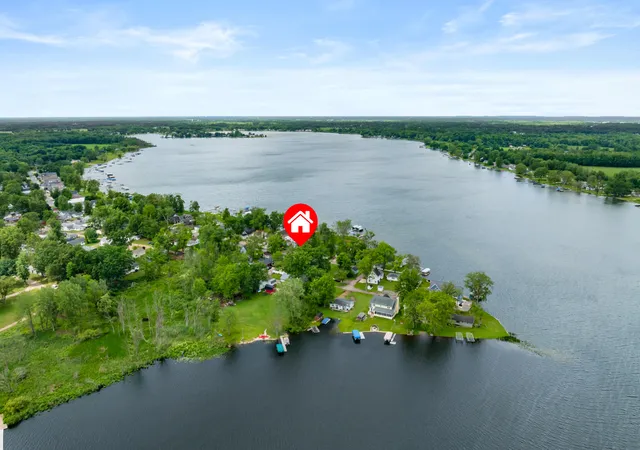 2nd image of 11065 E Indian Lake Dr, Vicksburg, MI 49097 | MLS# 66026033348