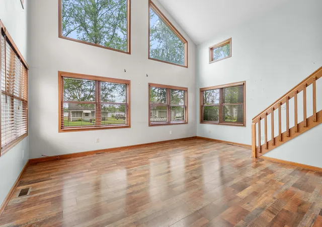 4th image of 11065 E Indian Lake Dr, Vicksburg, MI 49097 | MLS# 66026033348