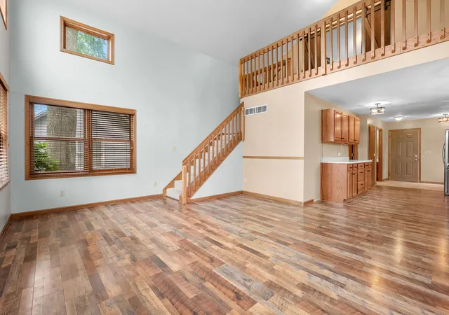 5th image of 11065 E Indian Lake Dr, Vicksburg, MI 49097 | MLS# 66026033348