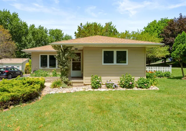 1st image of 68334 Apple Ln, Benton Harbor, MI 49022 | MLS# 66026033353