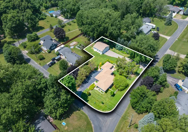 5th image of 68334 Apple Ln, Benton Harbor, MI 49022 | MLS# 66026033353