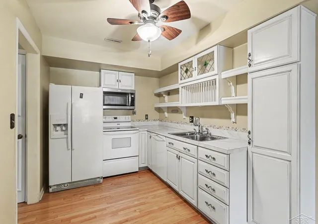 Listing Photo 5 - Condo for sale in building located at 5935 W Michigan Ave, Saginaw, MI 48638
