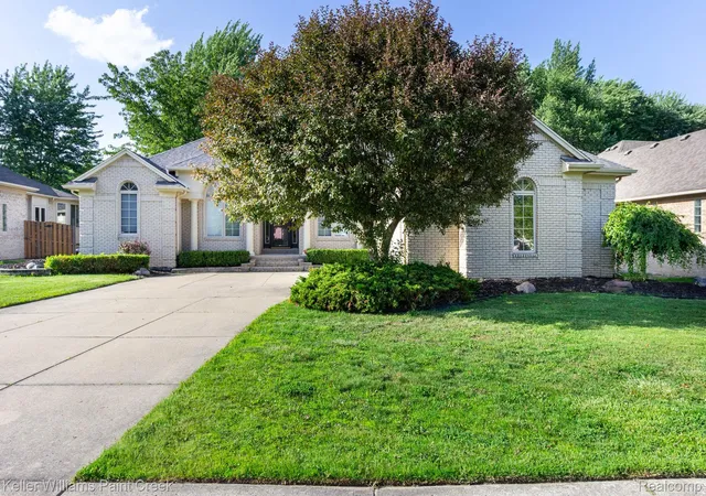 Photo 3 of Single family home for sale at 20695 Gaberty Dr, Clinton Township, MI 48038 | MLS# 20261050321 | Listing updated on 2026-08-21