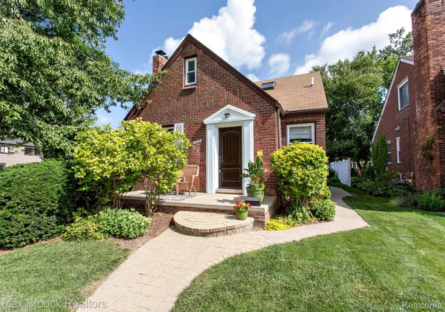 Photo 1 of Sale Pending at 10564 Lasalle Blvd, Huntington Woods, MI 48070 | MLS# 20261050333 | Listing updated on 2026-08-02