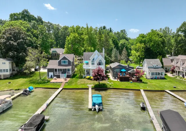 4th image of 413 Oakwood Ave, Clarklake, MI 49234 | MLS# 55026033383