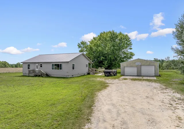 Photo 2 of Single family home for sale at 6268 E M 72, Kalkaska, MI 49646 | MLS# 78080070557 | Listing updated on 2026-09-03