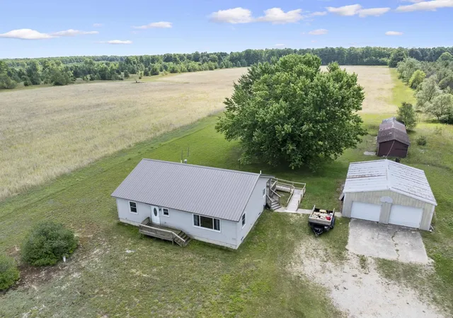 Photo 3 of Single family home for sale at 6268 E M 72, Kalkaska, MI 49646 | MLS# 78080070557 | Listing updated on 2026-09-03