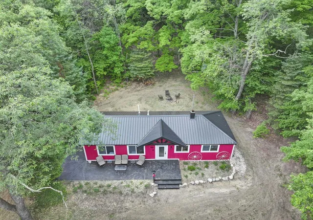 Photo 3 of Single family home for sale at 7979 N Turnerville Rd, Mc Bain, MI 49657 | MLS# 78080070558 | Listing updated on 2026-09-03