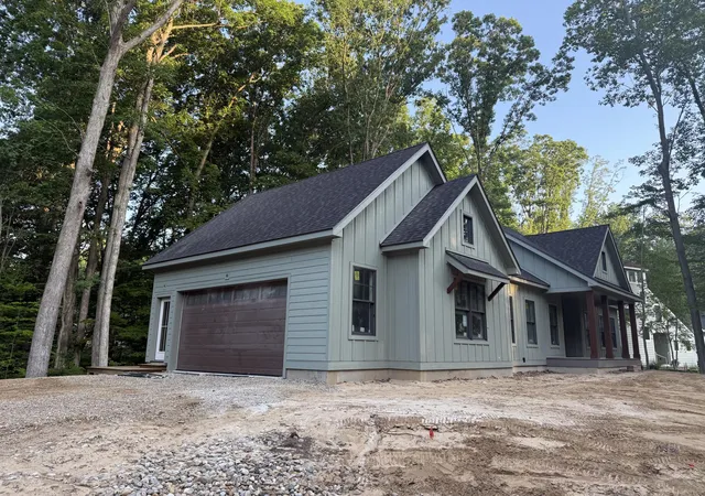Photo 2 of Single family home for sale at 9132 National Pkwy, Union Pier, MI 49129 | MLS# 69026033394 | Listing updated on 2026-07-06