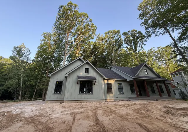 Photo 3 of Single family home for sale at 9132 National Pkwy, Union Pier, MI 49129 | MLS# 69026033394 | Listing updated on 2026-07-06