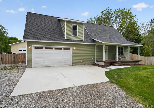 Photo 1 of Single family home for sale at 5835 Warner Rd, Fowlerville, MI 48836 | MLS# 20261050353 | Listing updated on 2026-09-09