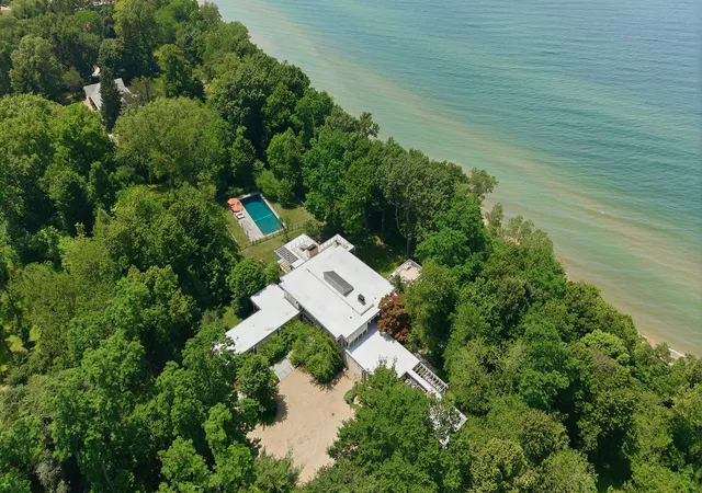 Photo 1 of Mansion for sale at 1600 Rocky Gap Rd, Benton Harbor, MI 49022 | MLS# 69026033396 | Listing updated on 2026-07-02