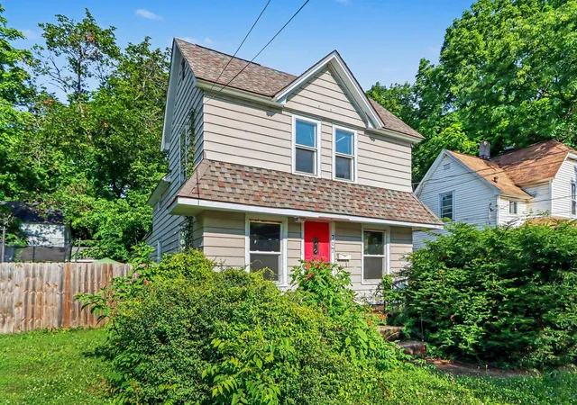 Photo 2 of Single family home for sale at 707 Denner St, Kalamazoo, MI 49006 | MLS# 66026033410 | Listing updated on 2026-09-11