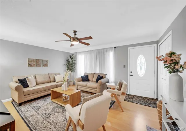 3rd image of 2141 Willot Rd, Auburn Hills, MI 48326 | MLS# 20261050373