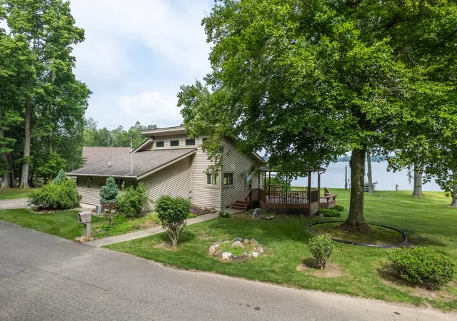 Photo 2 of Single family home for sale at 128 Wilmin Rd, Quincy, MI 49082 | MLS# 62026033414 | Listing updated on 2026-08-10