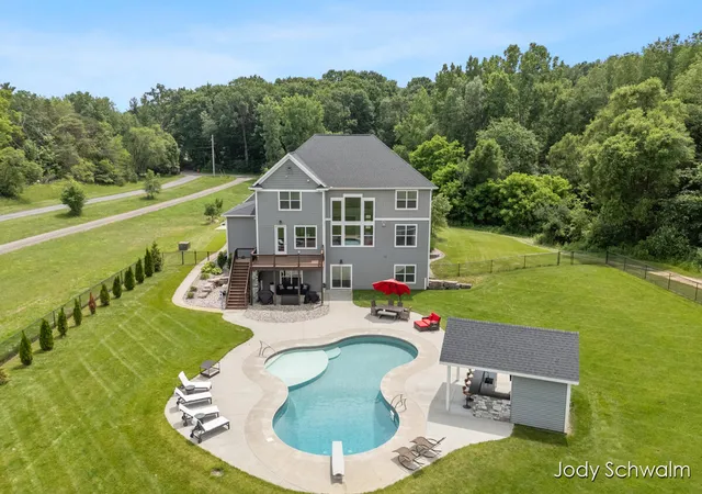 4th image of 3619 12 Mile Rd Ne, Rockford, MI 49341 | MLS# 65026033417