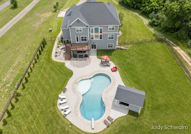 Photo 1 of Mansion for sale at 3619 12 Mile Rd Ne, Rockford, MI 49341 | MLS# 65026033417 | Listing updated on 2026-09-12
