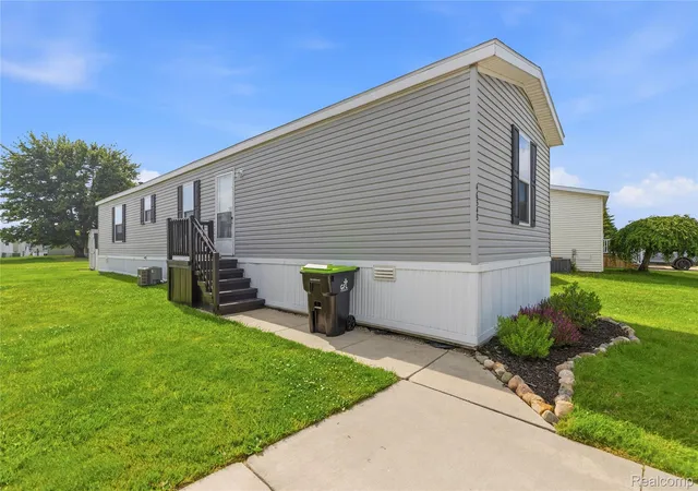 Photo 18 of Single family home for sale at 46545 Le Grande Blvd #978, Macomb, MI 48044 | MLS# 20261050388 | Listing updated on 2026-07-15
