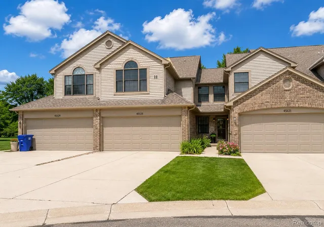 Photo 3 of Condo for sale at 45125 Horseshoe Cir, Canton, MI 48187 | MLS# 20261050401 | Listing updated on 2026-09-19