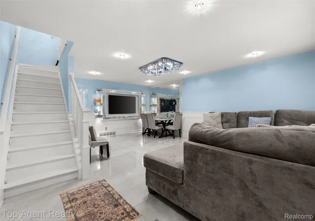 4th image of 28264 Universal Dr #82, Warren, MI 48092 | MLS# 20261050403