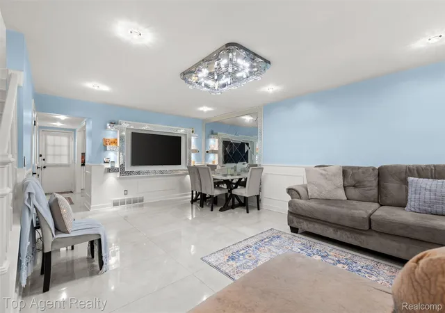 5th image of 28264 Universal Dr #82, Warren, MI 48092 | MLS# 20261050403
