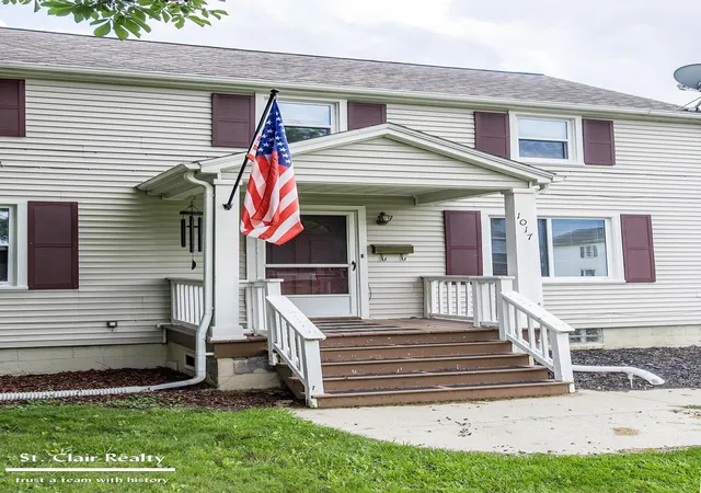 Photo 2 of Single family home for sale at 1017 Clinton Ave, Saint Clair, MI 48079 | MLS# 58050213613 | Listing updated on 2026-07-08