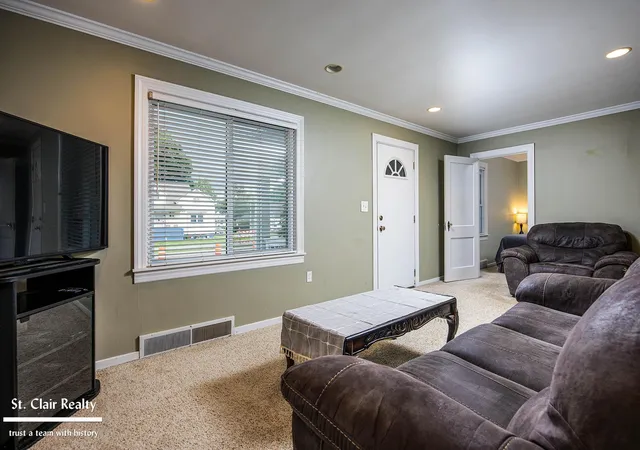 Photo 3 of Single family home for sale at 1017 Clinton Ave, Saint Clair, MI 48079 | MLS# 58050213613 | Listing updated on 2026-07-08