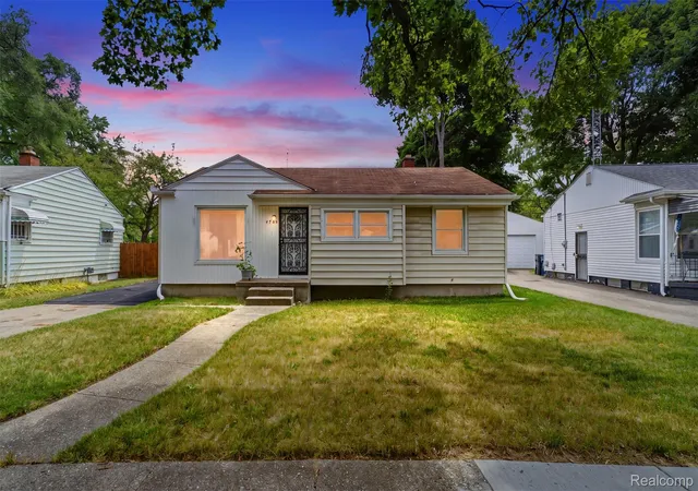 Photo 1 of Single family home for sale at 4722 Birchcrest Dr, Flint, MI 48504 | MLS# 20261050445 | Listing updated on 2026-09-09