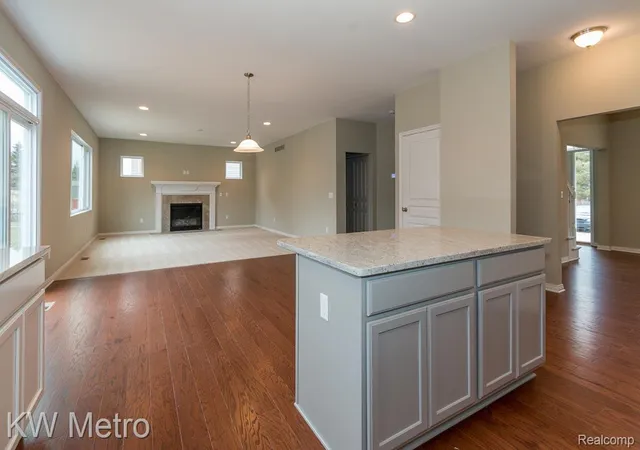 Photo 4 of Single family home for sale at 34641 John Bartley Cir, Sterling Heights City Macomb, MI 48310 | MLS# 20261050455 | Listing updated on 2026-09-15