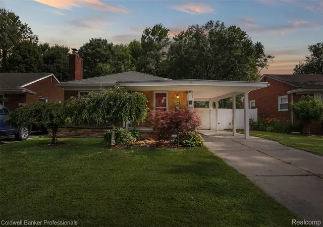 Photo 3 of Single family home for sale at 22101 Mauer St, Saint Clair Shores, MI 48080 | MLS# 20261050460 | Listing updated on 2026-09-06