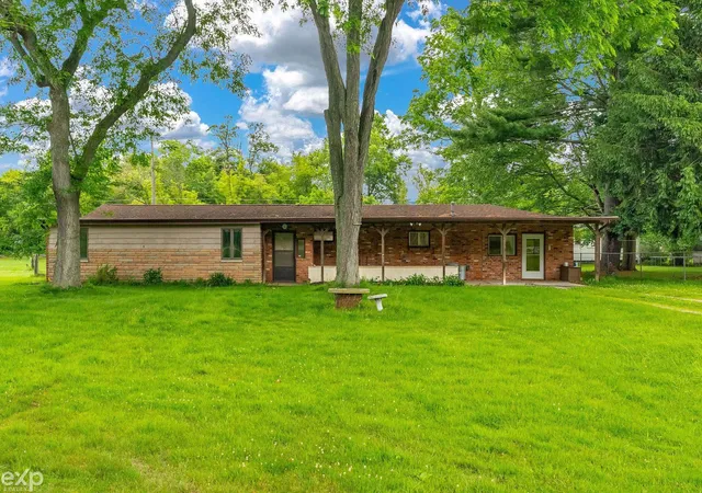 Photo 2 of Single family home for sale at 6406 Lapeer Rd, Clyde, MI 48049 | MLS# 58050213638 | Listing updated on 2026-09-01