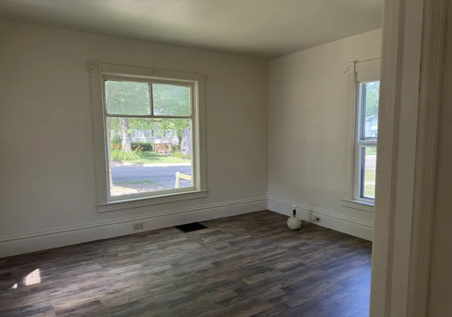 Photo 2 of Single family home for sale at 814 N Clinton St, Albion, MI 49224 | MLS# 55026033497 | Listing updated on 2026-09-10